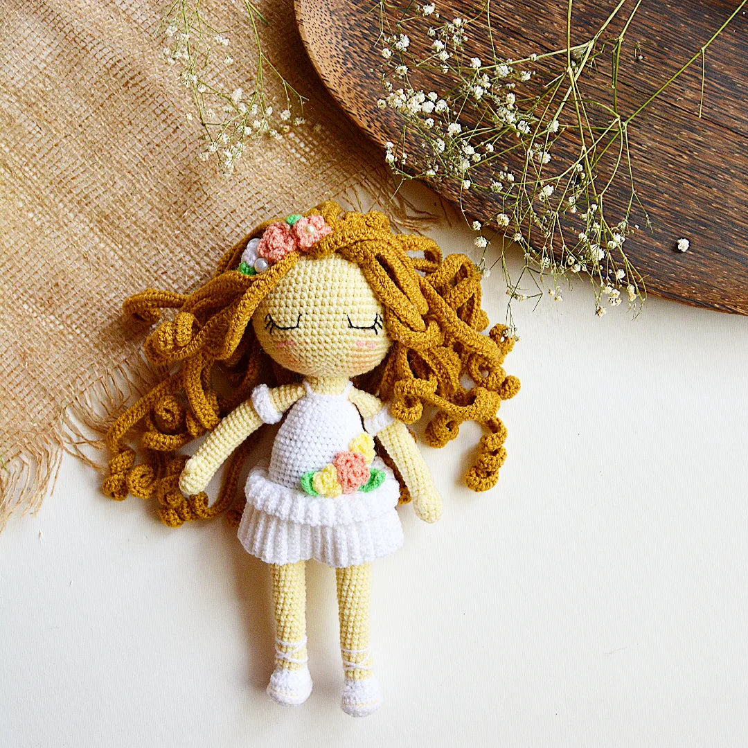 Cutie-Pie - Girl - Isabel