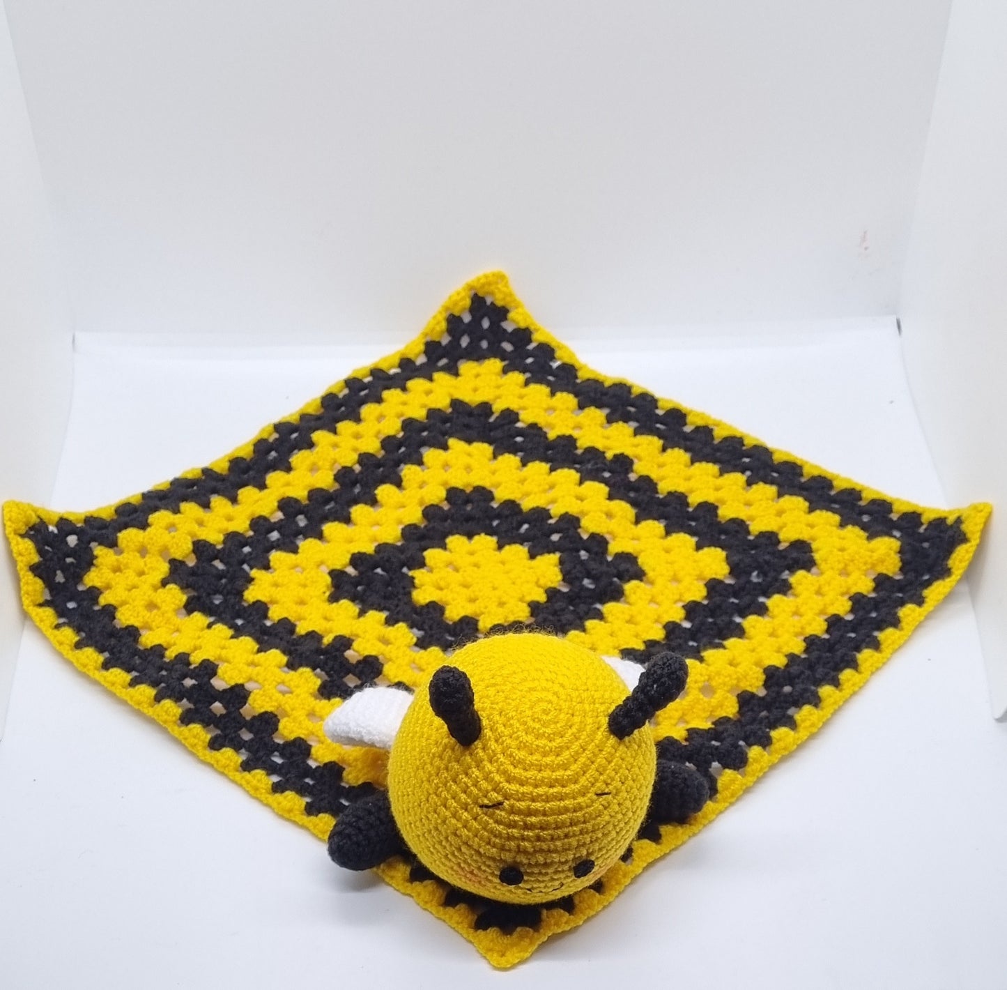 Baby Comforter - Bee