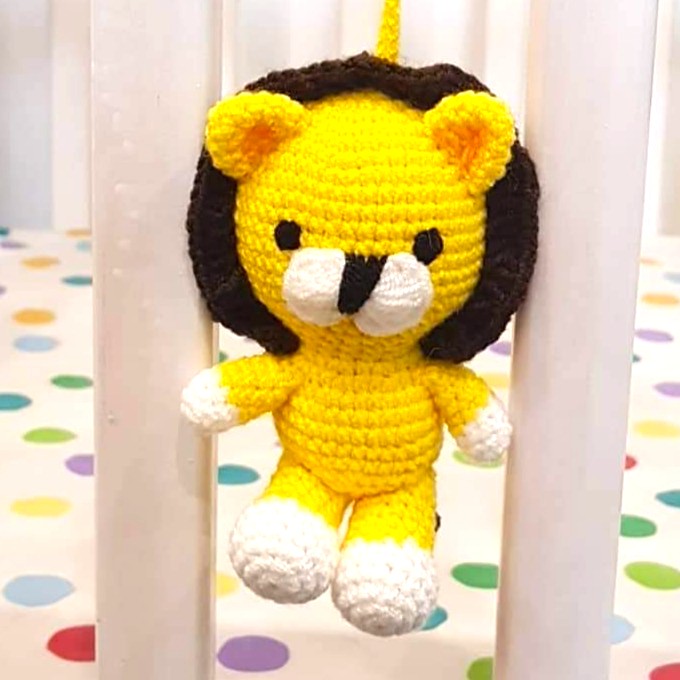 Hanging Creature - Hanging - Lion