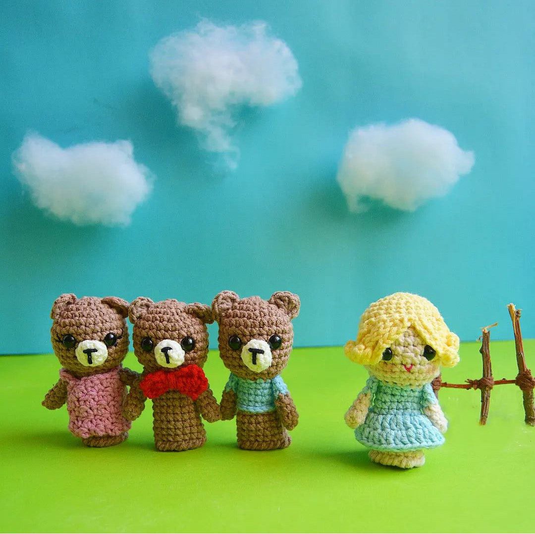 Funny finger Puppets - Goldilocks and the Three Bears