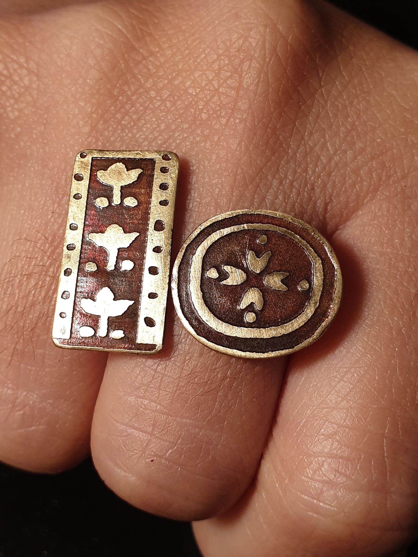 Jewellery - Ring - Bar and shield